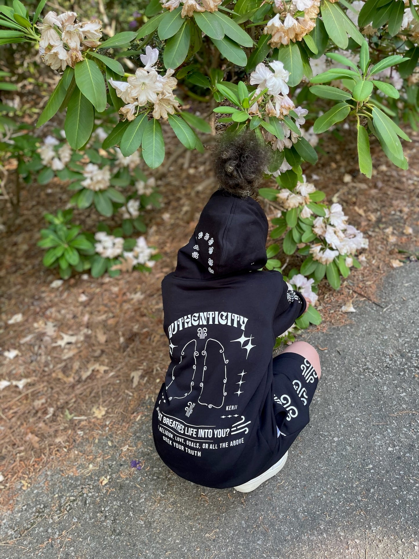 Question? Satin-Hoodie